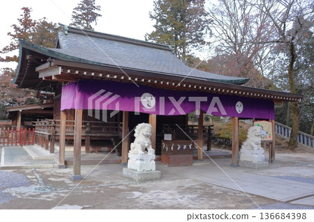 唐澤山神社的參拜殿,建於唐澤山城主城遺址上(栃木縣佐野市) 唐澤山神社的參拜殿,建於唐澤山城主城遺址上(栃木縣佐野市) 136684398