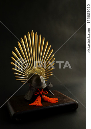 A still life photo of a miniature replica of Toyotomi Hideyoshi's helmet 136685010