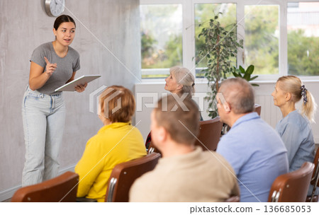 Teaching older people in advanced training courses at university Teaching older people in advanced training courses at university 136685053