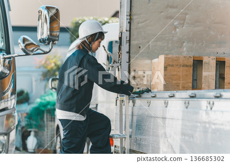 female, lady, woman 136685302