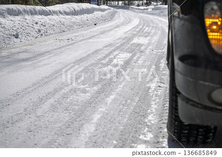 北海道的冬季小徑 136685849