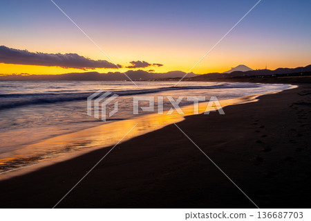beautiful beach sunset beautiful beach sunset 136687703
