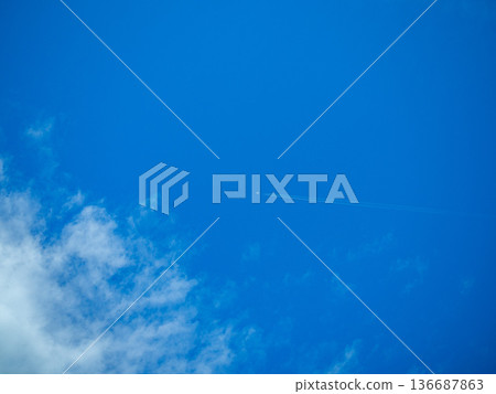 Clear blue sky and contrails Clear blue sky and contrails 136687863