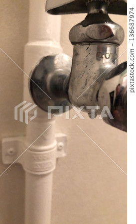 老舊管線漏水 老舊管線漏水 136687974