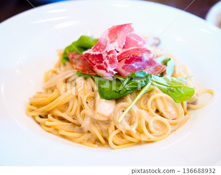 Creamy Pasta with Prosciutto and Arugula Creamy Pasta with Prosciutto and Arugula 136688932