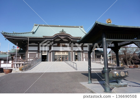 Kakuozan Nittaiji Temple Main Hall and Incense Burner 4 136690508