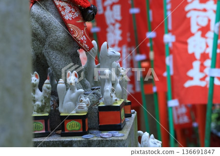Sasuke Inari Shrine, a power spot in Kamakura dedicated to the sickle fox Sasuke Inari Shrine, a power spot in Kamakura dedicated to the sickle fox 136691847