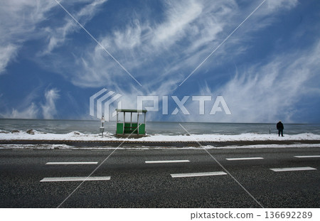 Coast north from Rungsted Kyst in Danmark 136692289