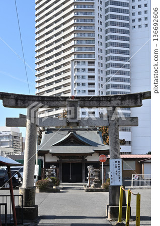 Walking around Koshigaya: Shinmachi Hachiman Shrine, Koshigaya City Walking around Koshigaya: Shinmachi Hachiman Shrine, Koshigaya City 136692606