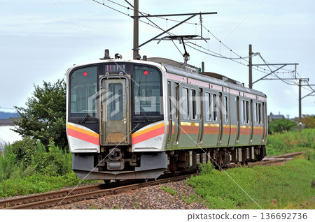 Echigo Line, Aozu-Bunsui, JR East, E129 series, A1 formation (Niigata) 136692736