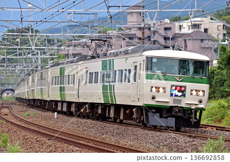 東海道本線萬鶴JR東日本系列185 C4編隊(大宮)舞者 東海道本線萬鶴JR東日本系列185 C4編隊(大宮)舞者 136692858