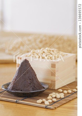 大豆和紅味噌（大豆味噌） 136695572