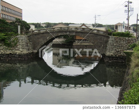 Koubashi Bridge (Dutch Bridge) in Hirado City, Nagasaki Prefecture, built by stonemasons in the early 1600s Koubashi Bridge (Dutch Bridge) in Hirado City, Nagasaki Prefecture, built by stonemasons in the early 1600s 136697875
