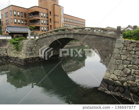Koubashi Bridge (Dutch Bridge) in Hirado City, Nagasaki Prefecture, built by stonemasons in the early 1600s Koubashi Bridge (Dutch Bridge) in Hirado City, Nagasaki Prefecture, built by stonemasons in the early 1600s 136697877