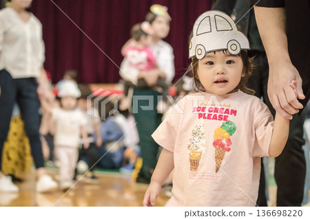 [Performing with Dad at Nursery School Sports Day] 136698220