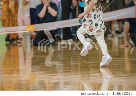 [幼兒園運動會障礙賽] 136698223