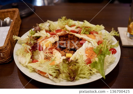 Luxurious taco rice Luxurious taco rice 136700425