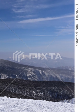 從西大天（西妻岳）眺望冬日的安達塔拉山 136702291