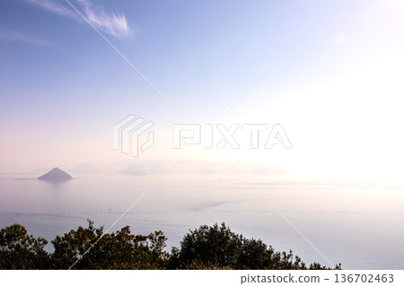 Islands floating in the Seto Inland Sea and calm sea 136702463