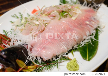 鱒魚刺身 136702871