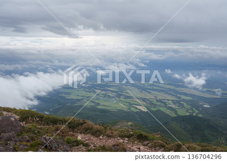 Sea of clouds seen from the summit of Mount Kuju 136704296