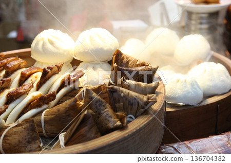 神戶南金町地區販售的中國熟食 神戶南金町地區販售的中國熟食 136704382