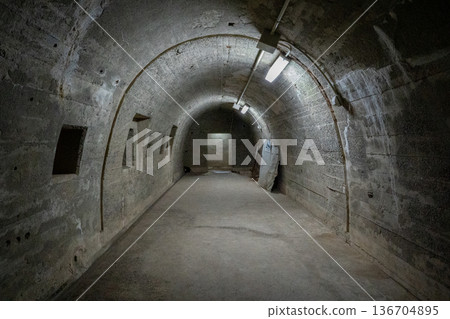 位於泉市特攻紀念公園指揮所的地下掩體一覽 位於泉市特攻紀念公園指揮所的地下掩體一覽 136704895