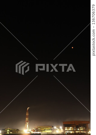 Industrial complex, sparkling sea and night view, SDGs Industrial complex, sparkling sea and night view, SDGs 136706379