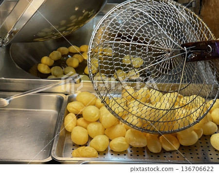 Sweet potato balls 02 136706622