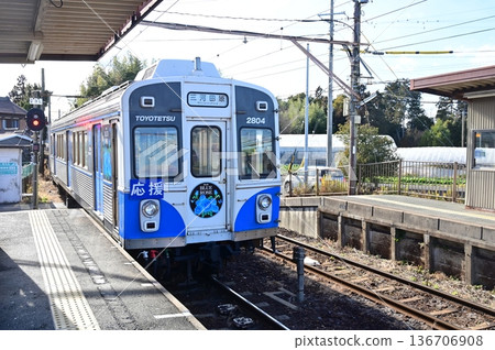 1800 series train passing through Ueda Station on the Toyohashi Railway Atsumi Line 136706908