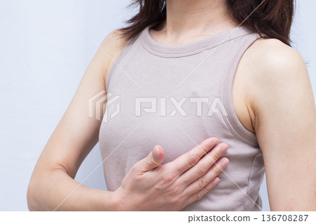 乳腺癌 136708287
