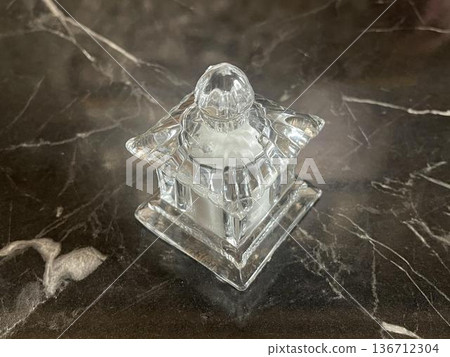 salt isolated on the dark table salt isolated on the dark table 136712304