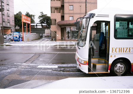 雪天的鯖江市 136712396