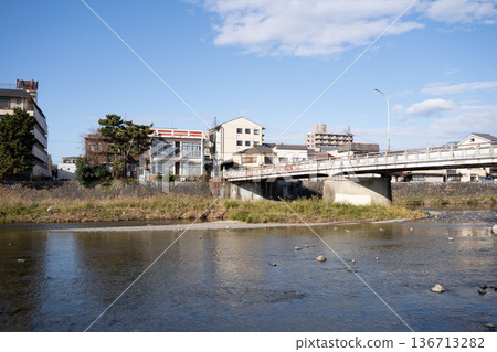 A nostalgic town on a sunny day 136713282
