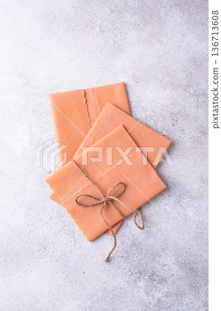 Plastic free reusable beeswax wrap 136713608