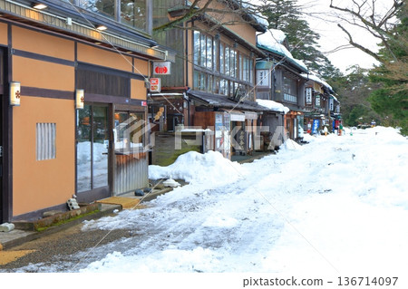 【石川縣】銀白兼六園內的江戶町通(茶館街) 【石川縣】銀白兼六園內的江戶町通(茶館街) 136714097