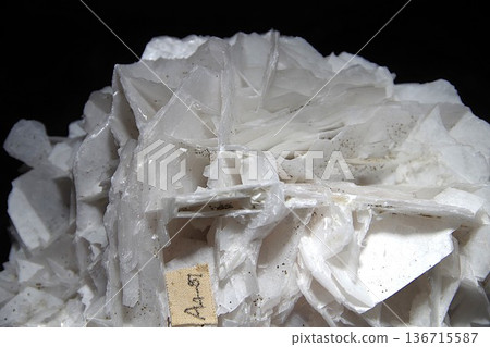 Calcite Calcite 136715587