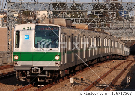Tokyo Metro 6000 series train running on the continuous elevated track of the Odakyu Odawara Line_2011/1/28 Tokyo Metro 6000 series train running on the continuous elevated track of the Odakyu Odawara Line_2011/1/28 136717508