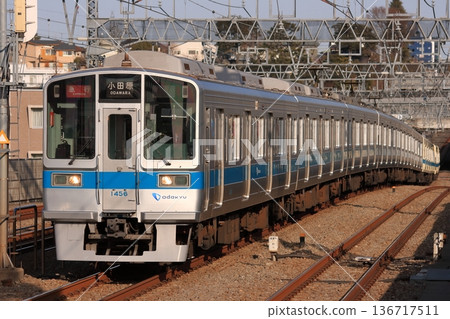 Odakyu 1000 series train running on a continuous elevated track_2011/1/28 Odakyu 1000 series train running on a continuous elevated track_2011/1/28 136717511