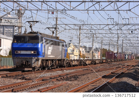 Freight train towed by EF200-13 __ 2011/1/28 Freight train towed by EF200-13 __ 2011/1/28 136717512