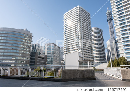 港未來摩天大樓的景色 136717591