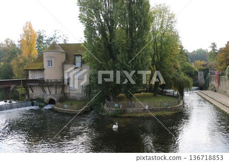 Moret-sur-Loing, a small town on the outskirts of Paris that Sisley loved 136718853