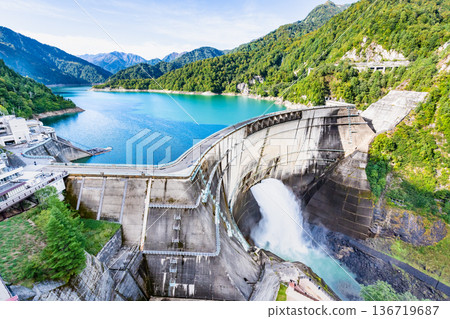 黑部水壩,富山 黑部水壩,富山 136719687