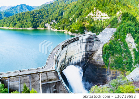 黑部水壩,富山 黑部水壩,富山 136719688