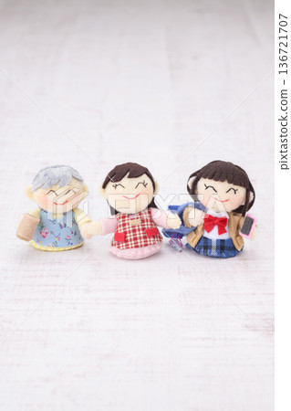 Three-generation female family dolls Three-generation female family dolls 136721707