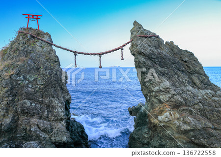 從長崎市野茂崎的母登岩眺望軍艦島 136722558