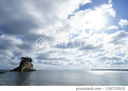 地震後的見附島(軍艦島) 地震後的見附島(軍艦島) 136725028