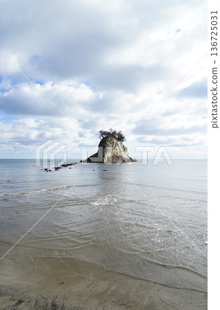 地震後的見附島(軍艦島) 地震後的見附島(軍艦島) 136725031