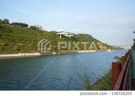 Han River bike path 136728203