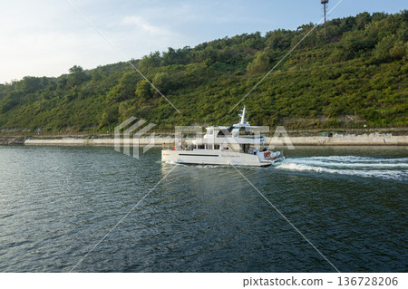 Han River bike path 136728206